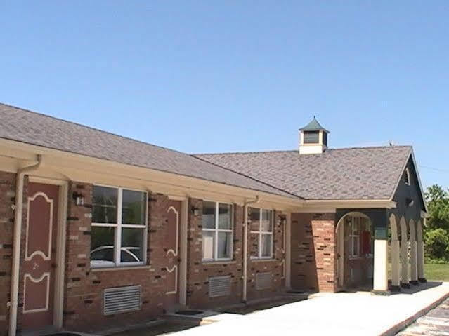 Hometown Inn Galion Exterior photo