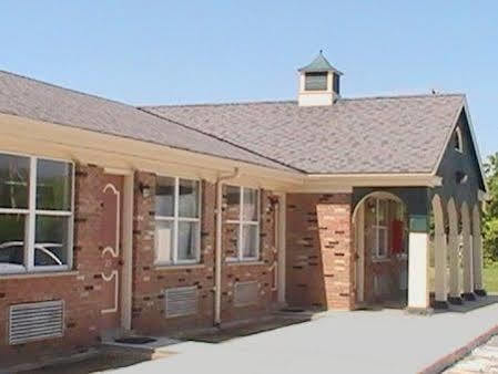 Hometown Inn Galion Exterior photo